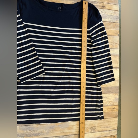 LAST CHANCE!!!! The softest striped shirt to transition to the new season. XXL. - Picture 3 of 6